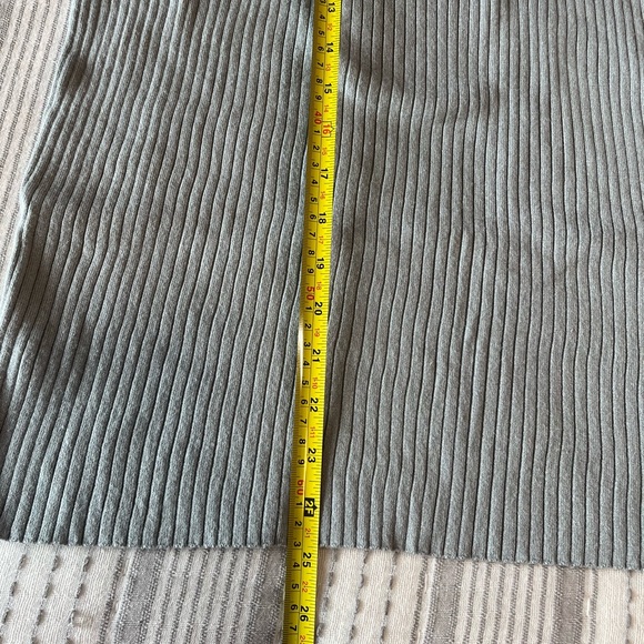 Bundle of two Anne Taylor mock neck tops - Large and XL - Picture 9 of 9